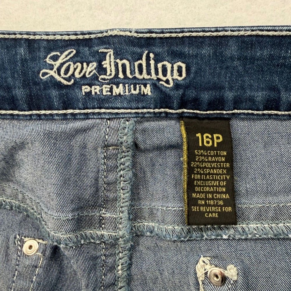 Love Indigo Premium Capri Jeans Women 16P Blue Fleur De Lis Embellished Y2K - Picture 9 of 10